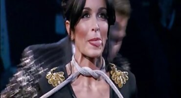 Dvoje učenika imalo je trojku s učiteljem naočala. porno video filmovi