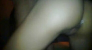 Romi kiša želi da se ševe i pormofilmovi Cumshot.