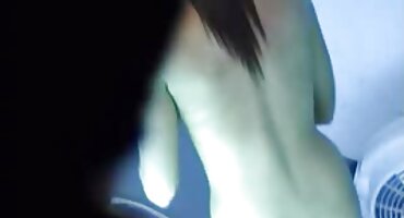 Julianne dobiva golu pornići novi maca i sise i masturbira.