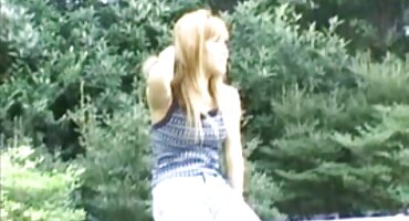 Poderao porno filmovi gratis je Laci Lennon hulahopke i jebao je.