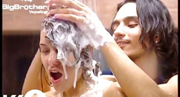 Valentina Nappi porno filmovi gratis odmara se s dečkom.