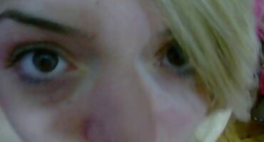 Romi trese guzicu tijekom seksa. besplatni porno filmovi za odrasle