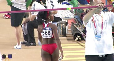 Anika Spring ima pornic film seks za rolu toaletnog papira.