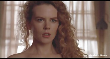 Djevojke besplatni poenici se s oduševljenjem igraju s penisom.