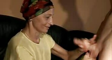 Luksuzna djevojka pormo filmovi izlazi na kurac nakon zurke.