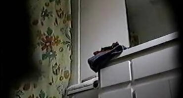 Jebao porno filmovi free je Nellie Kent u pičku i nije mu pomogao da izađe.