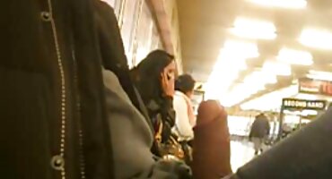 Crna žena zadovoljava crnku. besplatni porno filmovi xxx