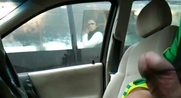 Ljepotice porno video filmovi se odmaraju i ližu Pičke.