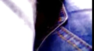 Krivulje u prekrasnom donjem rublju igra s penis. filmovixxx