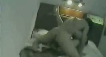 Uzima kurac pprno filmovi u usta.