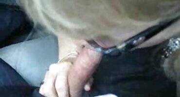 Lizao je maca mia traci i stavio je na kurac. filmovixxx