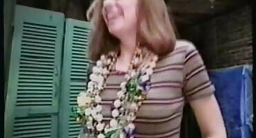 Žene su besplatni pornjici mogle podijeliti momkov penis i seksati se.