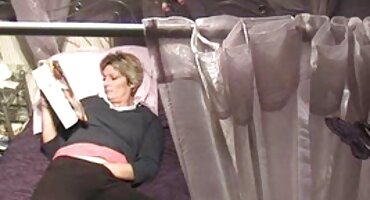 Ginekolog i besplatno porno film crvenokosa djevojka.