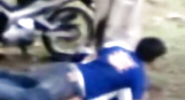 Jessa se predaje pirno filmovi Curlie.