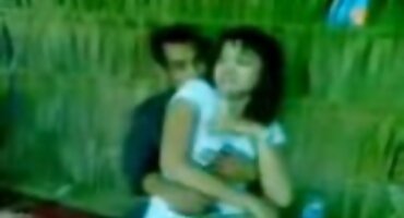 Evelin Delei pormo filmovi jebeno u maca.