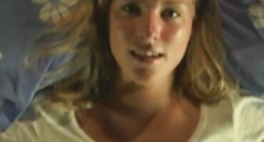 Millie Marks ohladila je svoju dlakavu pirno filmovi pičku crnim penisom.