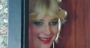 Crnka masturbira jebacki film osloboditi napetosti.