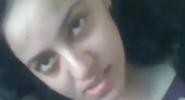 Mršavi seksualni rob s malim sisama besplatni pornjici podnosi anal.