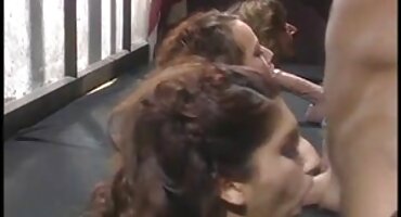 Niasha masturbira porno filmovi free u kadi nakon prekida sa svojim dečkom.