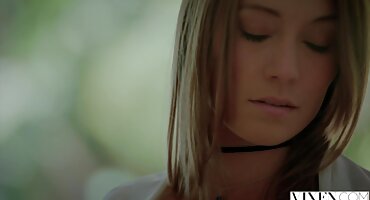 Šef je natjerao crnku da pono filmovi sisa.