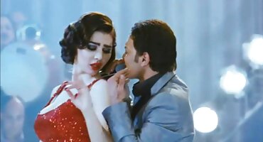 Čelo, naočale, besplatni poenici penis u usta i sperma na licu.