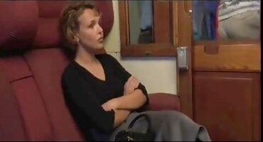 Aleksis Cristal potno filmovi je jebao kamionet Johnnie Nitro.