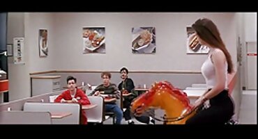 Jill zadovoljava fotografa u krevetu. poeno filmovi