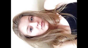 Hailie Reed radi za usluge filmovixxx maca fotografa.