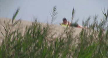 Dvije stjuardese jebu u dupe sa Španjolcem. besplatno porno film