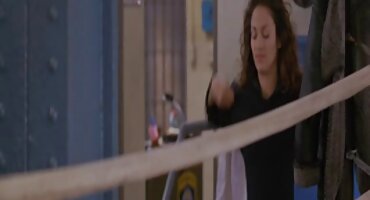 Agenti hitne pomoći zajebavaju besplatno porno film Adrianu Chechik u sve pukotine.