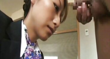 Paige se pornići besplatno pokorava očuhu.