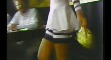 Bijela Kenzie Madison daje poeno filmovi se Mavru.