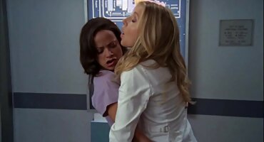 Kurac u rukama Crvenokose. xxx filmovi