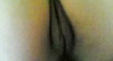 Anastasia bi masturbira pprno filmovi u kuhinji.