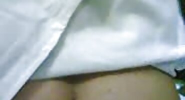 Emilie će pornići besplatno ispružiti maca i anal dva Crnaca.