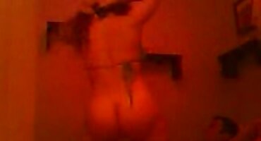 Crna mladenka zabavlja porno filmovixxx se s crnim mladoženjom.