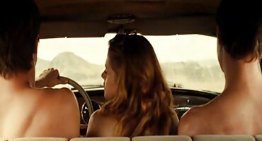 Zadovoljava erotski filmovi free muškarca analnim jebanjem.