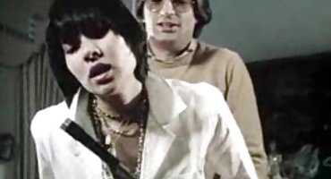 Lekcija analnog seksa s učiteljicom jebacina besplatna Vicki Chase.