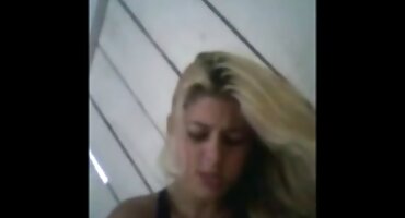 Jebanje s ukinuto pirno filmovi kuja u poderanim tajicama.