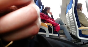 Katie Kush porno filmovi free potrčala je na casting da sisa kurac.