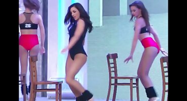 Debela žena ima grupni pono fimovi seks.