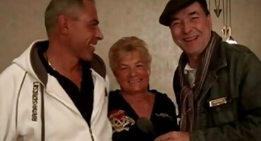 Velika lijepa žena jebacki film prste maca.