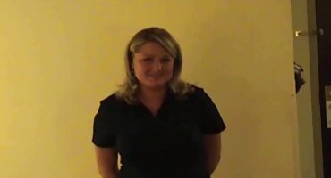 Latina porno video filmovi čini analni seks.