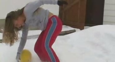 Žele sisati kurac tipa. Djevojke žude besplatno gledanje porno klipova za seksom.